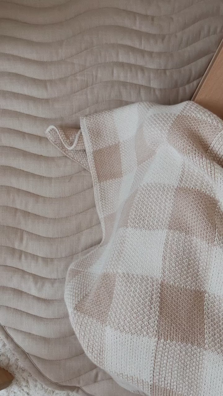 Knitted Blanket | Caramel Gingham